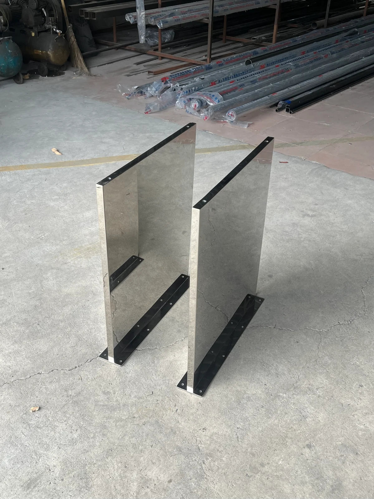 Reflective Metal Table Legs
